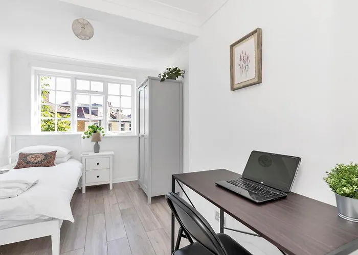 Modern Two Bedroom Apartment With Free Parking!